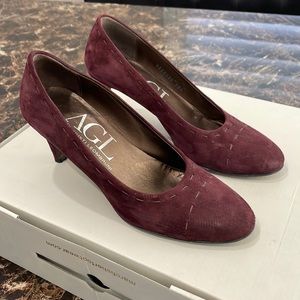 AGL suede heels, used.